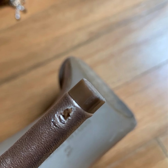 Adrienne Vitadini Gala Gold Stilettos - Picture 5 of 5